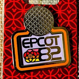 Disney Epcot 82 Pin